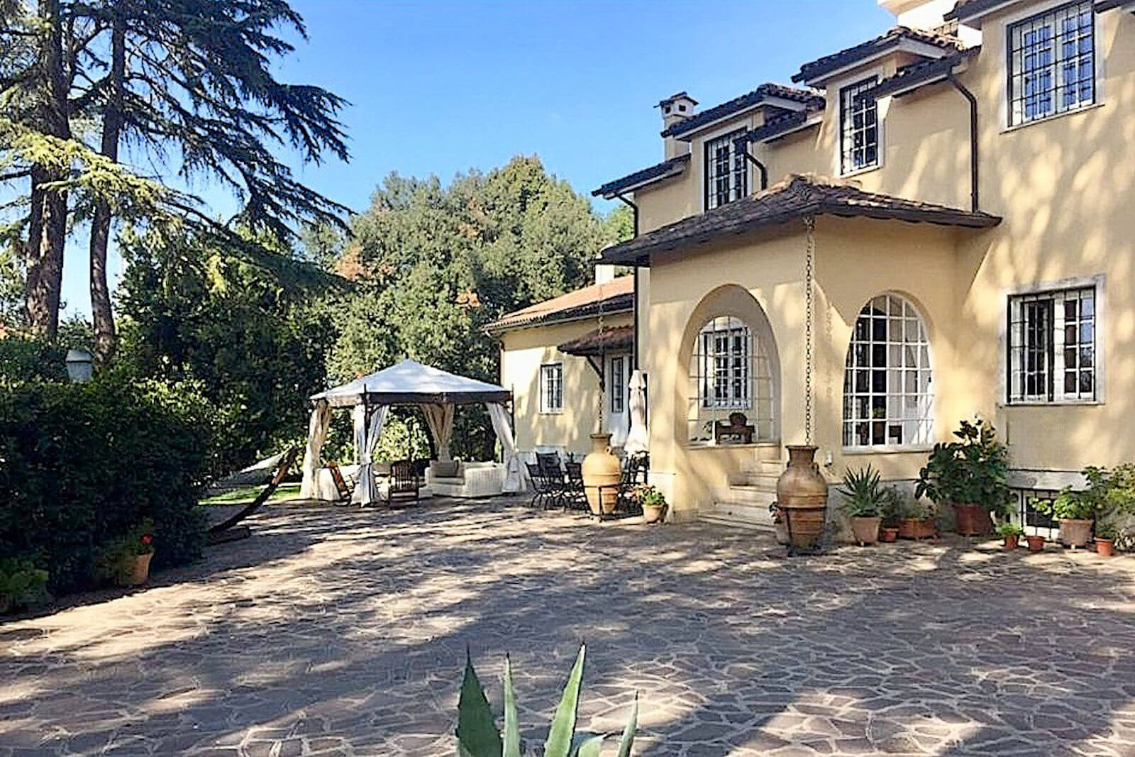 Intimate concert hall at Villa InCanto with perfect acoustics for opera recitals